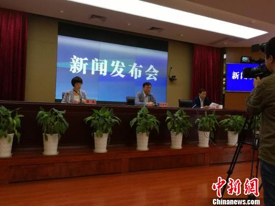16日，江苏省物价局在南京召开例行新闻发布会。　朱晓颖　摄