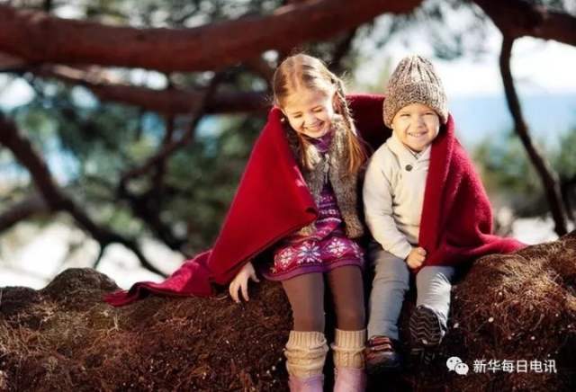 慢读时间| 一个高中女生的作文:《我和弟弟差十