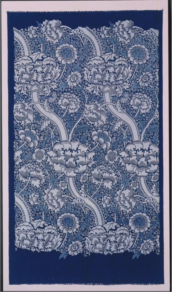 莫里斯设计的织物，1884。在工艺制作阶段，莫里斯也常常动手参与制作。