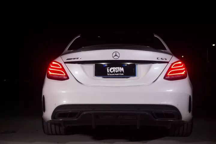 100万买的C63被人当作C200,开了9千公里后 车友怒改宽体绅士!