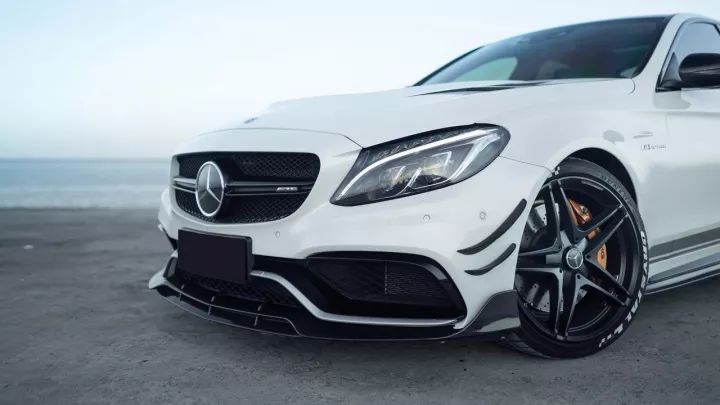 100万买的C63被人当作C200,开了9千公里后 车友怒改宽体绅士!