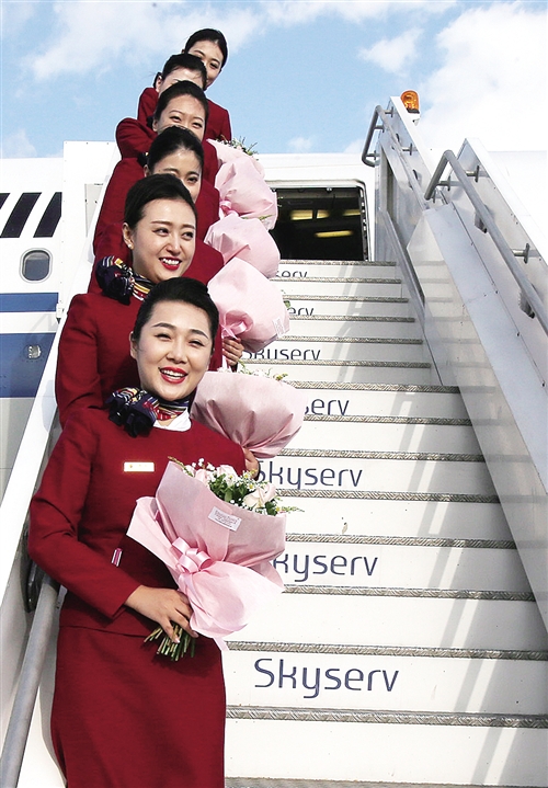 [迎接党的十九大]民航业内外兼修展翅高飞|民航