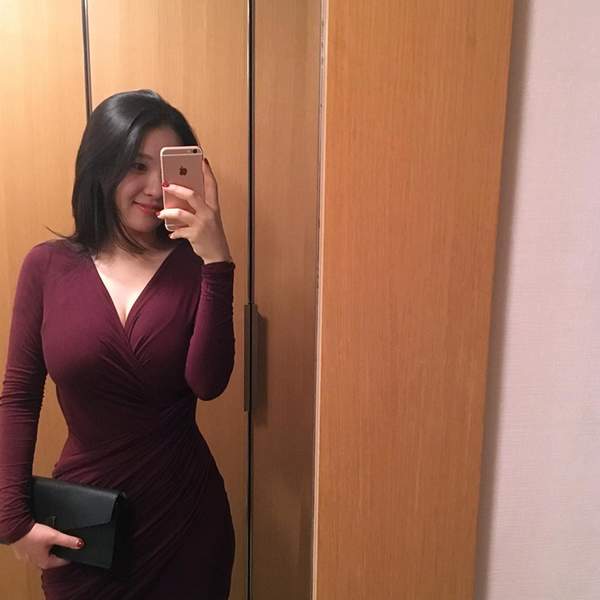 她瑜伽韩国美女视频的八卦美女seulmin_就是趣裙最好开胸身材图片