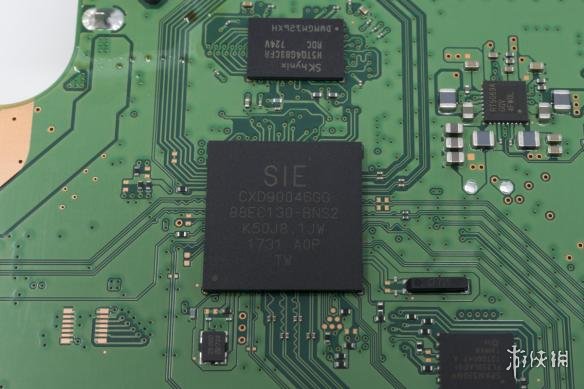 新型号PS4 Pro真机拆解 新旧差异究竟有多少?