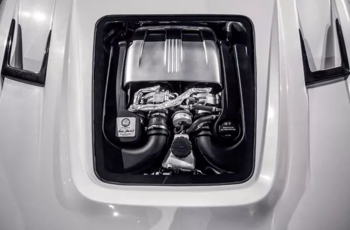 100万买的C63被人当作C200,开了9千公里后 车友怒改宽体绅士!