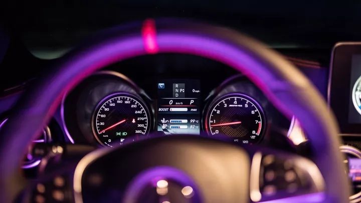 100万买的C63被人当作C200,开了9千公里后 车友怒改宽体绅士!