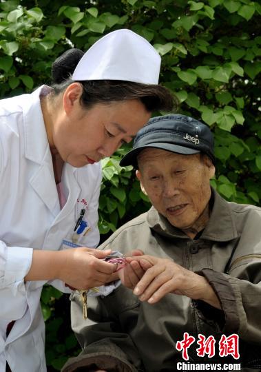 李丽珠:让老年人有尊严地走完人生|李丽珠|老人