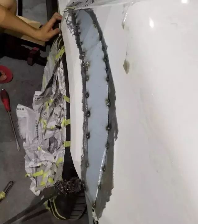 100万买的C63被人当作C200,开了9千公里后 车友怒改宽体绅士!