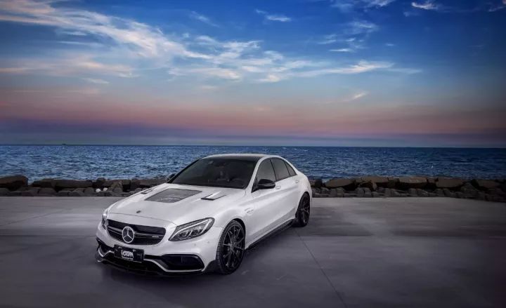 100万买的C63被人当作C200,开了9千公里后 车友怒改宽体绅士!