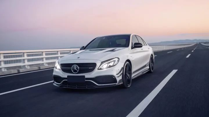 100万买的C63被人当作C200,开了9千公里后 车友怒改宽体绅士!