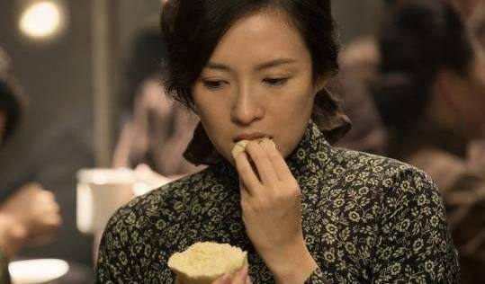 从微博开屏封面袁泉说起，到底什么是高级脸？