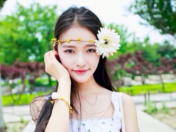 从微博开屏封面袁泉说起，到底什么是高级脸？