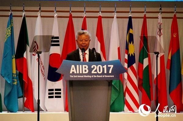 ▲材料图片:2017年6月16日,韩国济州,亚投行行长金立群在亚投行年会开幕式上致辞。
