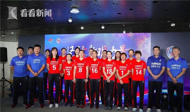 上海女排:实力新援金哥逆转女王亮相 新赛季