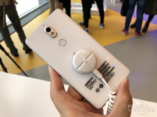 蔡司认证、双视野拍摄玩法多!诺基亚7上手评测