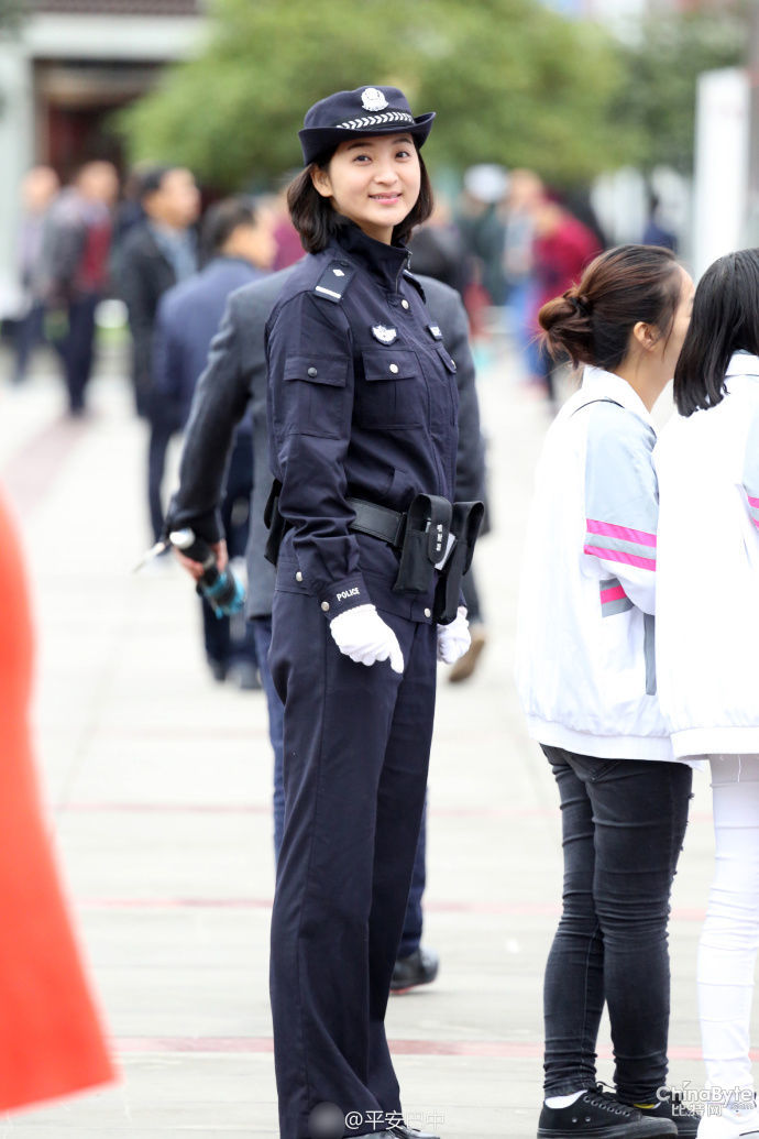 女警朋友圈走红 朋友圈到底发了什么内容?