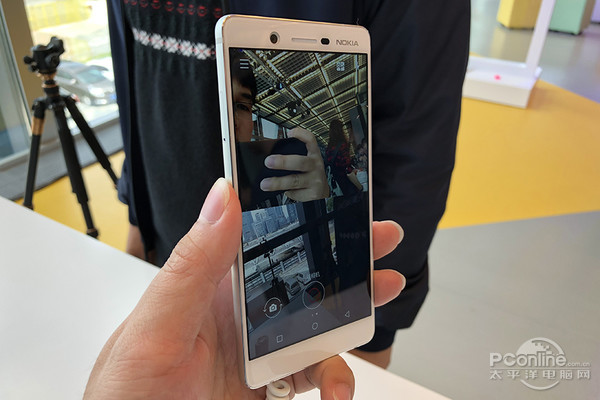 蔡司认证、双视野拍摄玩法多!诺基亚7上手评测