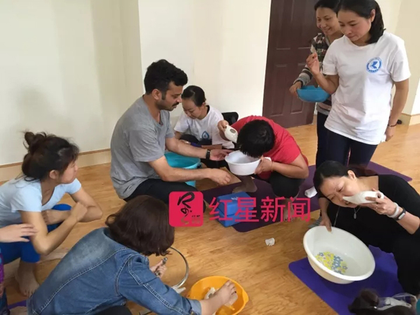 首个中国瑜伽学院开招瑜伽研究生,两天三百余