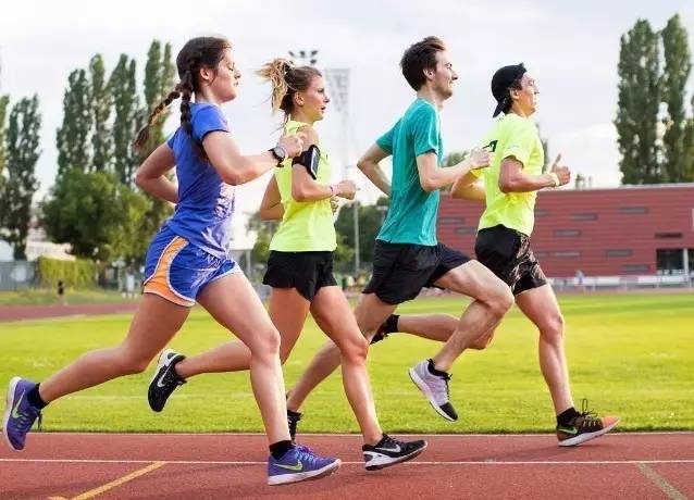 Hp4U-fymzqse2576944.jpg