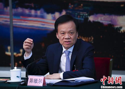 10月19日,中国共产党第十九次天下代表大会重庆市代表团讨论向中外记者开放。图为重庆市委书记陈敏尔到场讨论。 <a target='_blank' href='http://www.chinanews.com/'>中新社</a>记者 刘震 摄