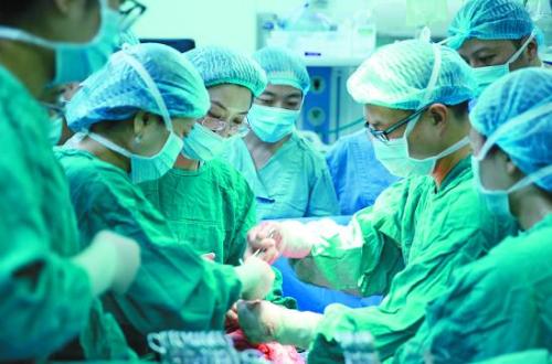 罕见! 大意孕妈不知自己怀孕34周 还患宫颈癌|