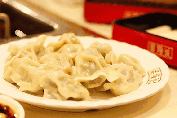 99%的人都犯迷糊:煮饺子到底应该用冷水还是热水?