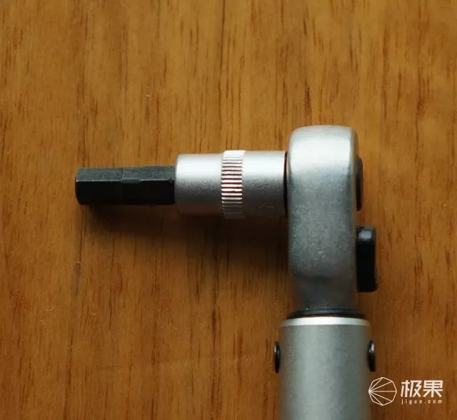 再也不用去找修车老大爷了