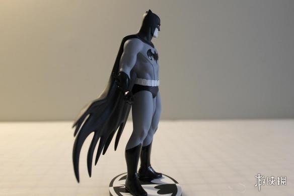 DC推出《蝙蝠侠》系列手办 黑白配色再现漫画