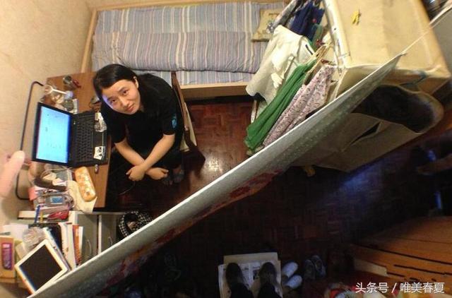 直击香港真实蜗居地，一家四口住在4平米空间里