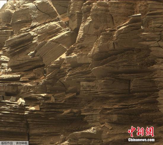 资料图:火星地表的岩层。