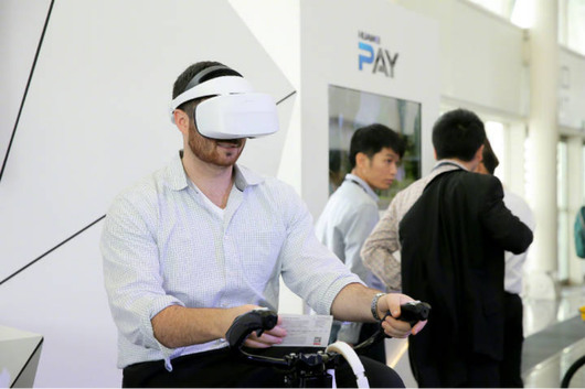华为新VR发布：巨幕移动观影体验强势来袭