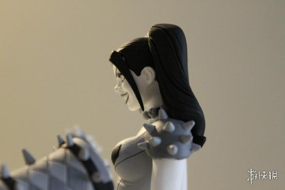 DC推出《蝙蝠侠》系列手办 黑白配色再现漫画