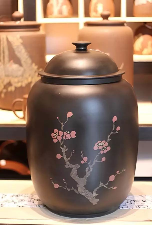 建水紫陶缸的名气是‘装’出来的。