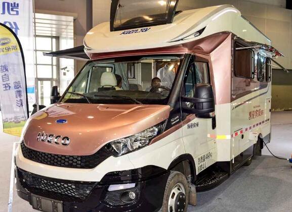 依维柯新出款迷你房车,20万售价可载9人