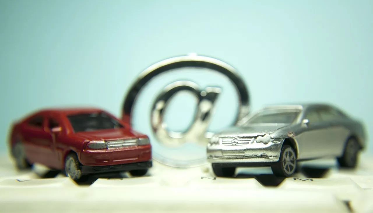 【震惊】历史最高!1万多张车牌被24万人抢!中