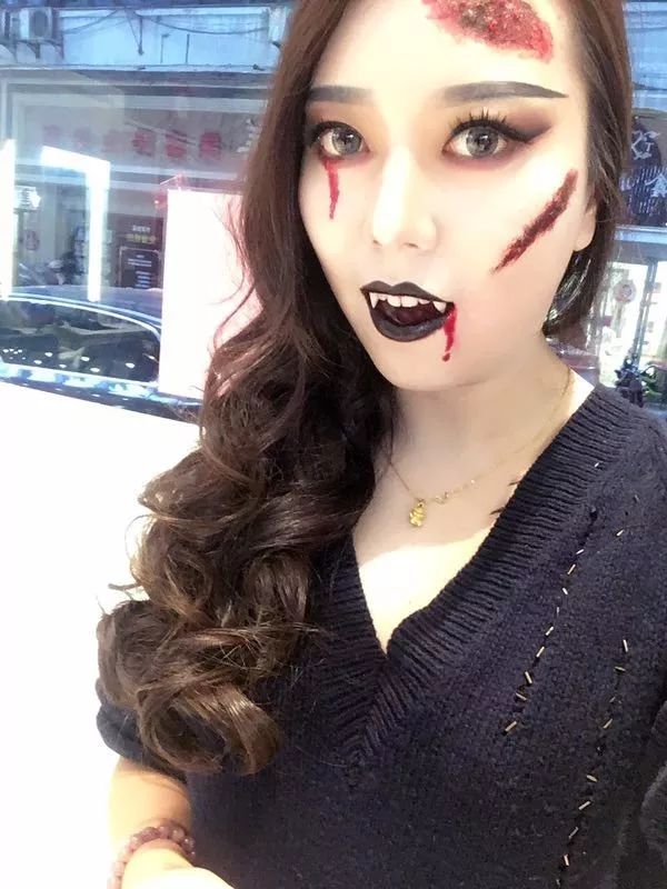 大眼恶魔妆小丑妆魔鬼妆僵尸妆木乃伊妆看到上面的扮鬼妆容是不是吓了