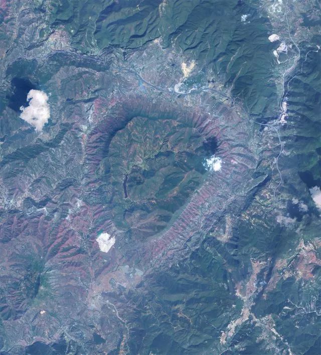 400公里高空俯瞰云南大地!昆明附近竟藏着一条
