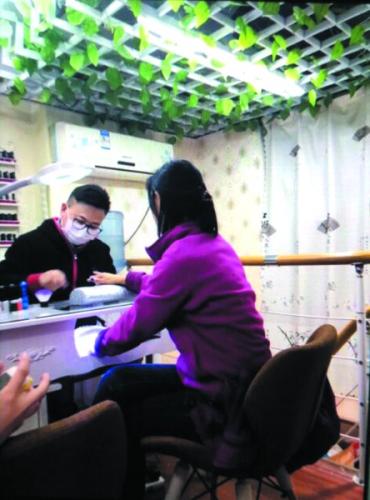 家庭月总收入_妇男月收入60万(3)