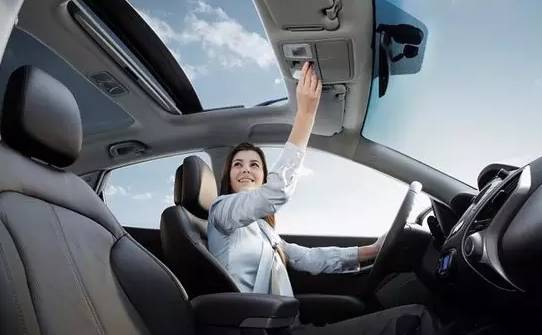 没天窗的车,安全性真的高于有天窗的车型么?事实原来是这样...