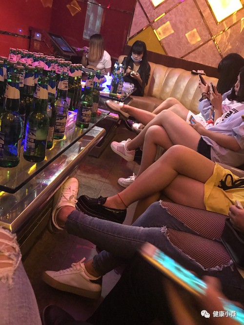 哪种人喝酒最伤肝喝酒脸红脸白的人最好知道这些真相