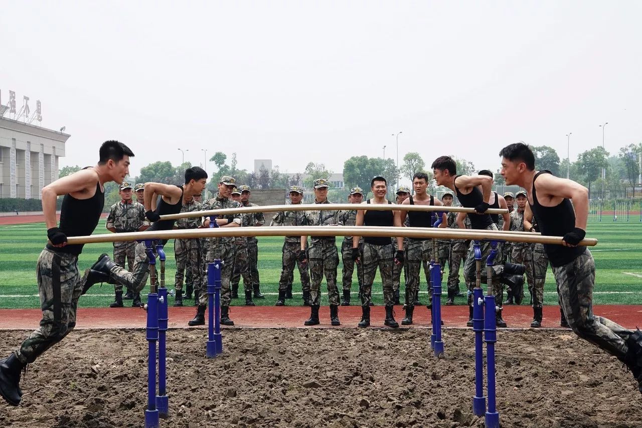 《特勤精英》:这么拍行业剧,真是不火不行