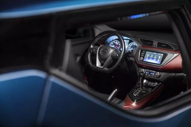 飚车打王者是男性专利?这几位颜值女神分分钟带你Carry全场