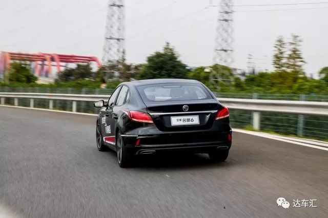 那天我被一台名爵6切2挡干掉了,追了一路都没看见车尾灯