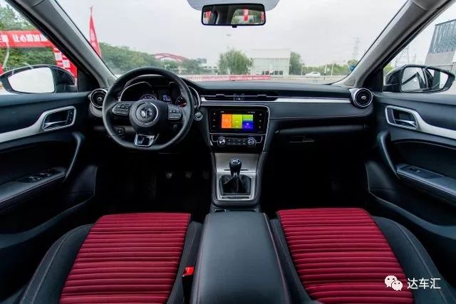 那天我被一台名爵6切2挡干掉了,追了一路都没看见车尾灯