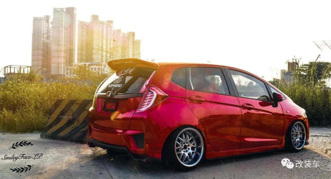 老妈把GK5换成了CVT,仍然阻挡不了他把飞度改装成