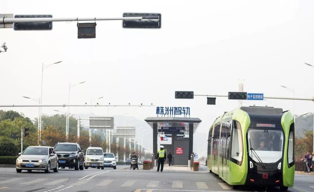 无人驾驶公交车国内试运!全球首列!你敢坐吗?