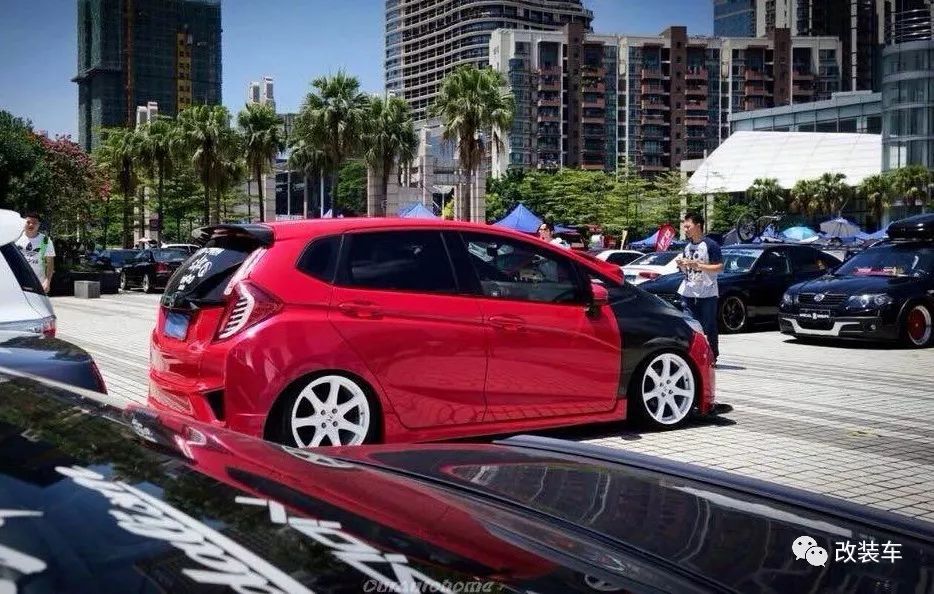 老妈把GK5换成了CVT,仍然阻挡不了他把飞度改装成