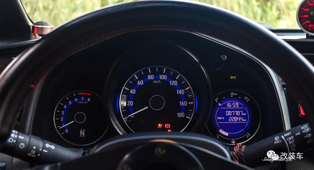 老妈把GK5换成了CVT,仍然阻挡不了他把飞度改装成