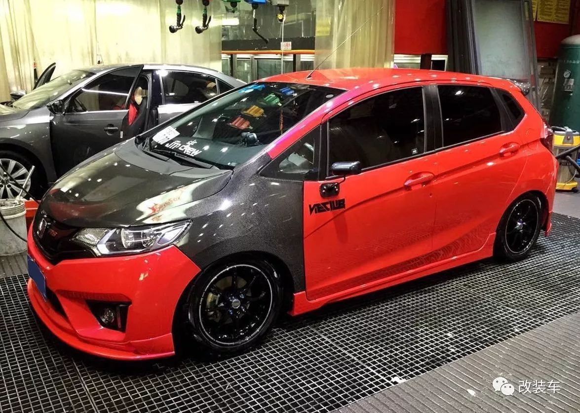 老妈把GK5换成了CVT,仍然阻挡不了他把飞度改装成