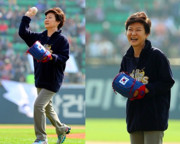 2013年，朴槿惠为韩国职棒开球。